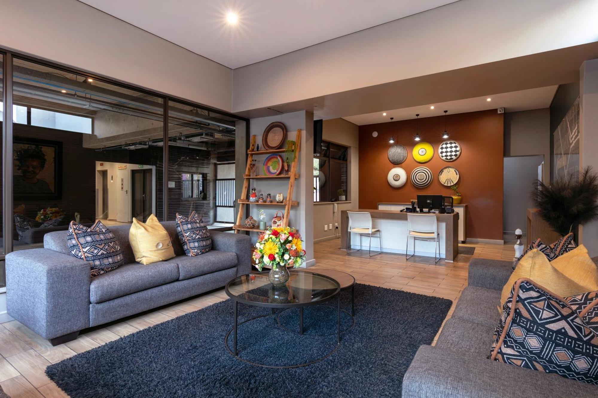 Akanani Apartment *