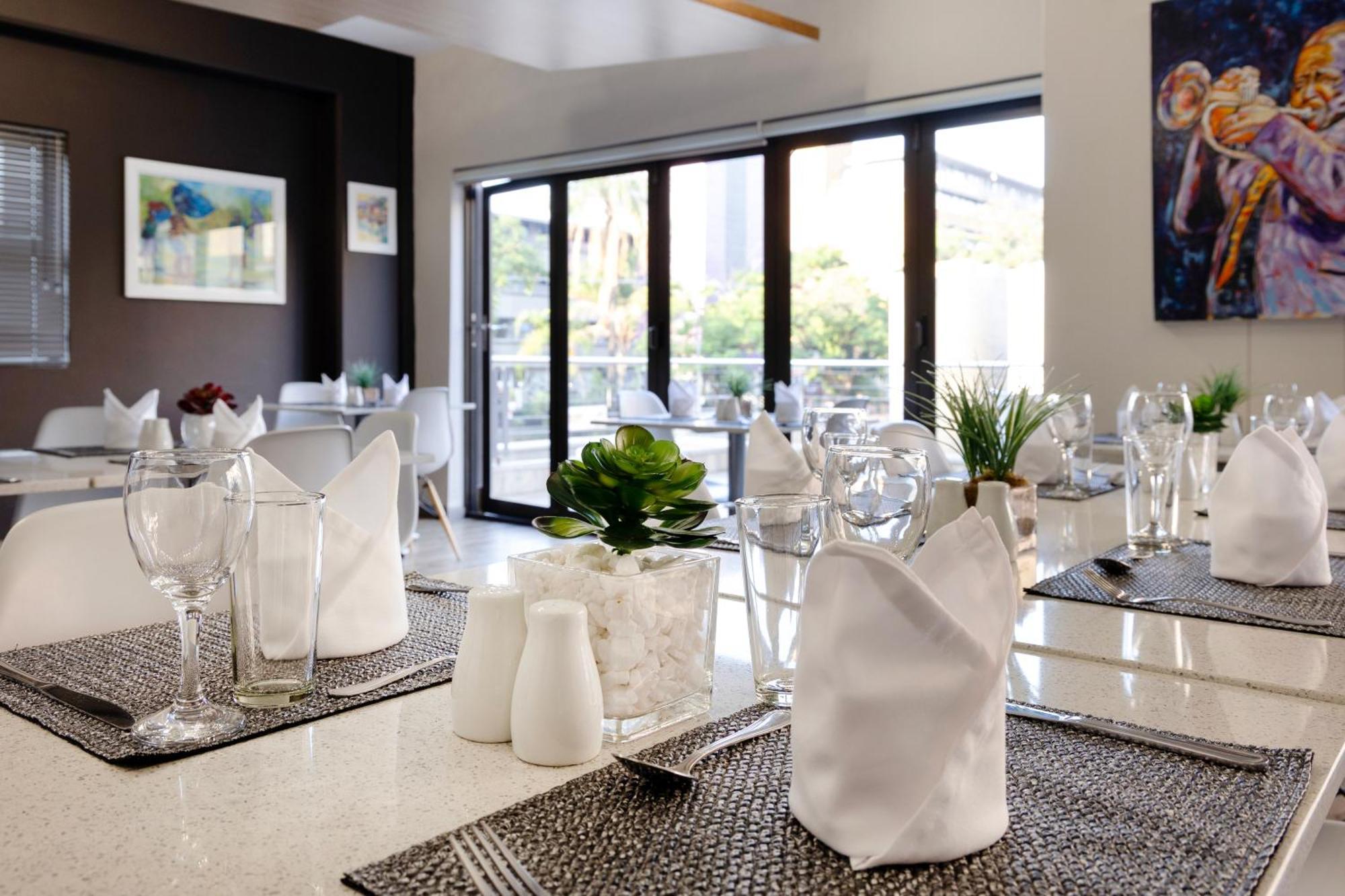 Akanani Apartment *
